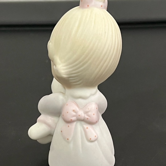 Vintage (1982) Precious Moments Ceramic Figurine - Picture 3 of 6